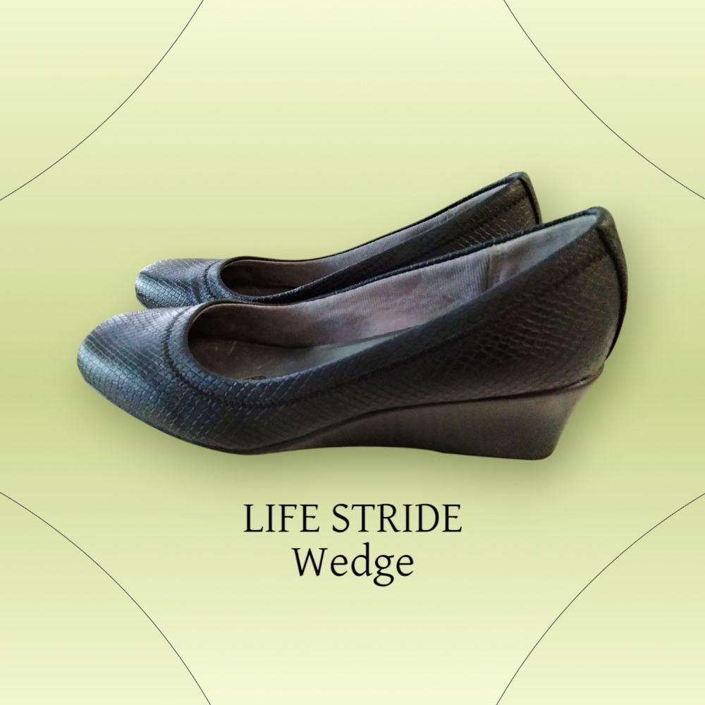 Life Stride Simply Comfort Groovy Black   Slip On Wedge 6 Faux Snake Comfy